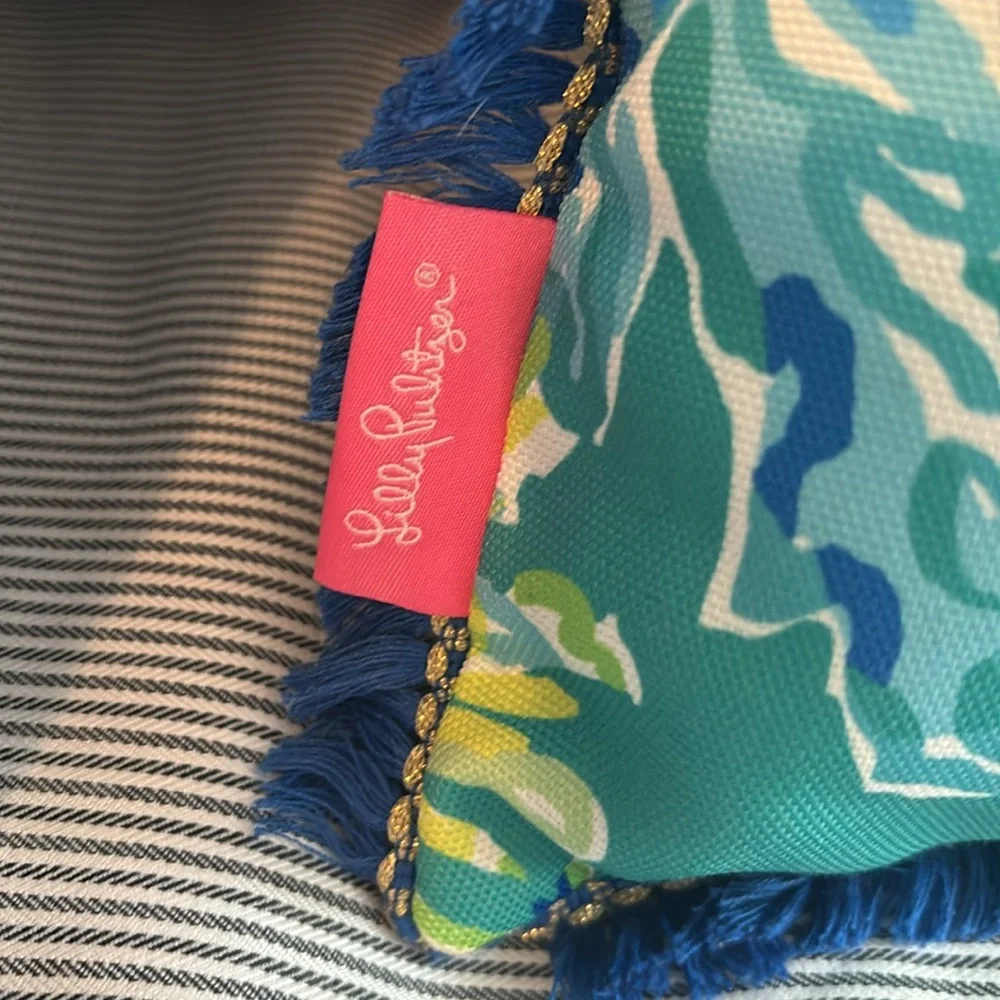 COPY - Lilly Pulitzer pillow - Picture 3 of 3